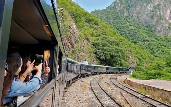 5 días  en Barrancas del Cobre + Vuelos+ tours /salidas todo 2025