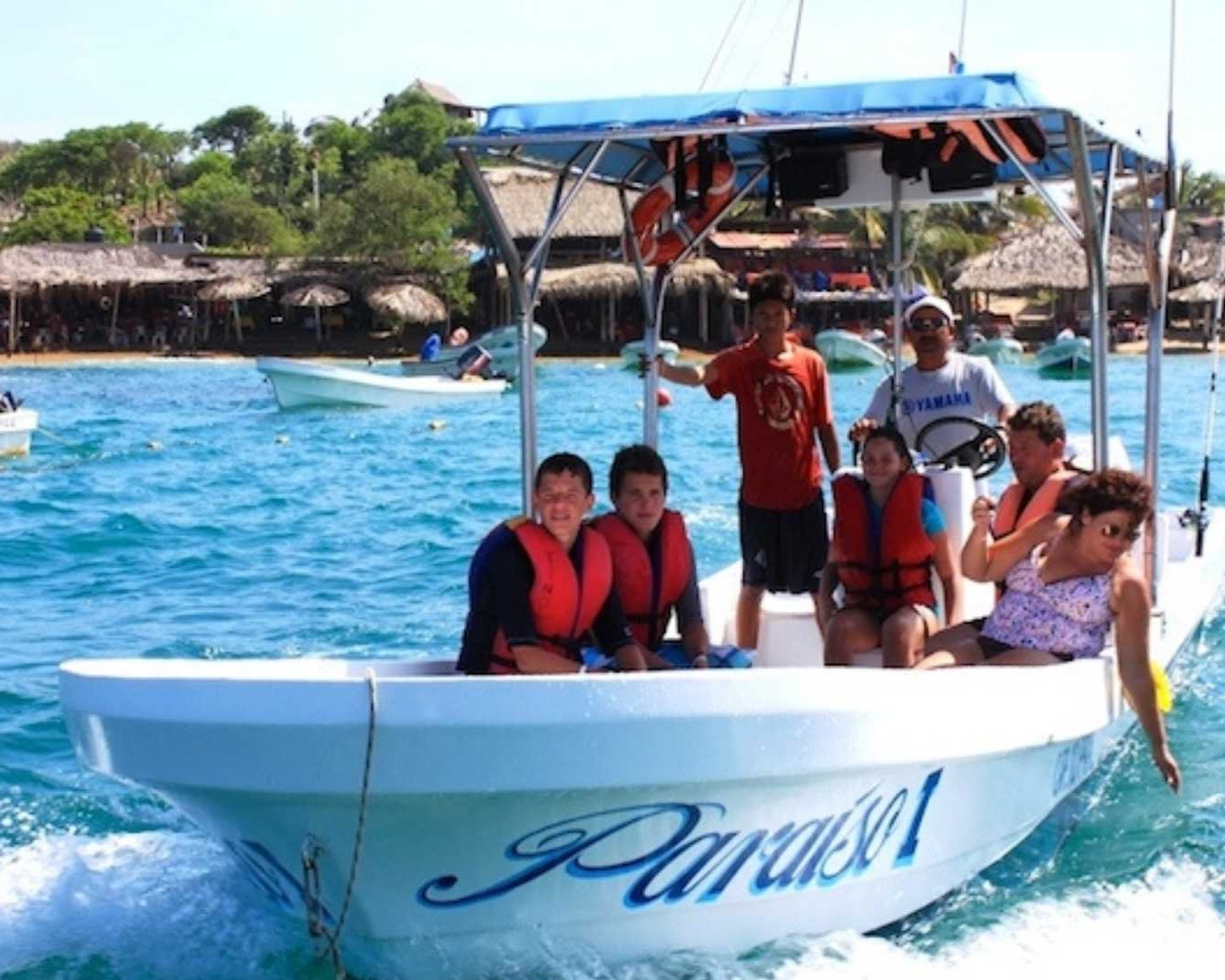 Tour privado por bahias en Panga