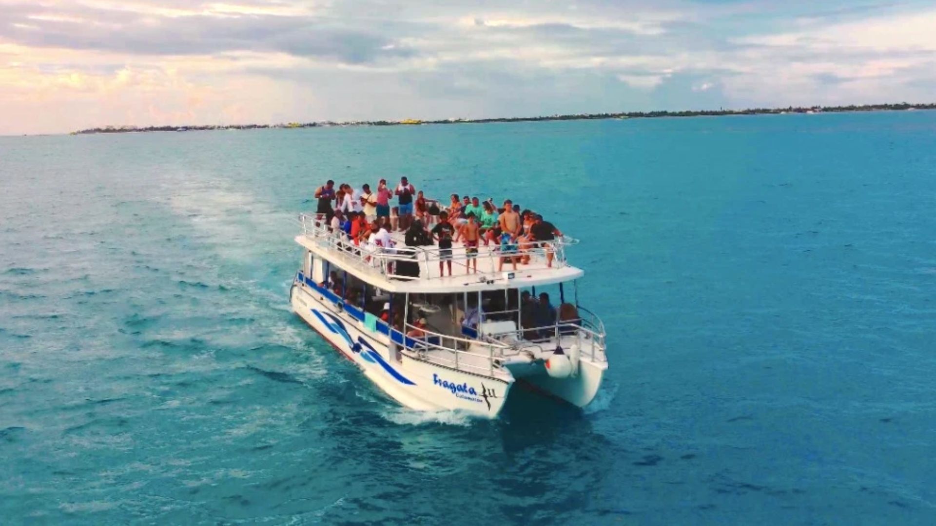 Paseo en Fragata a islas mujeres salidas diarias desde cancun