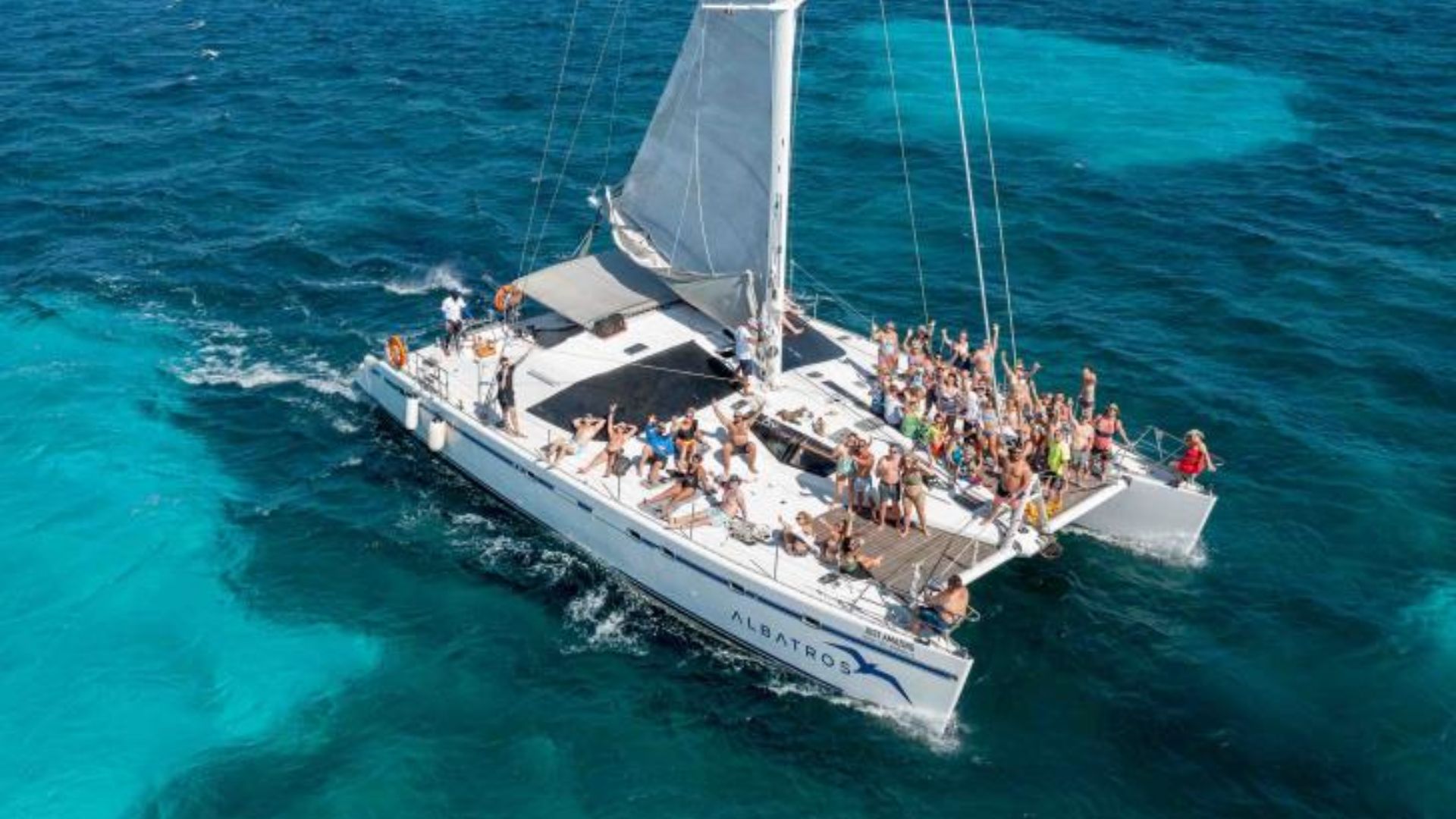 Fiesta en catamarán isla mujeres solo adultos/ salidas diarias