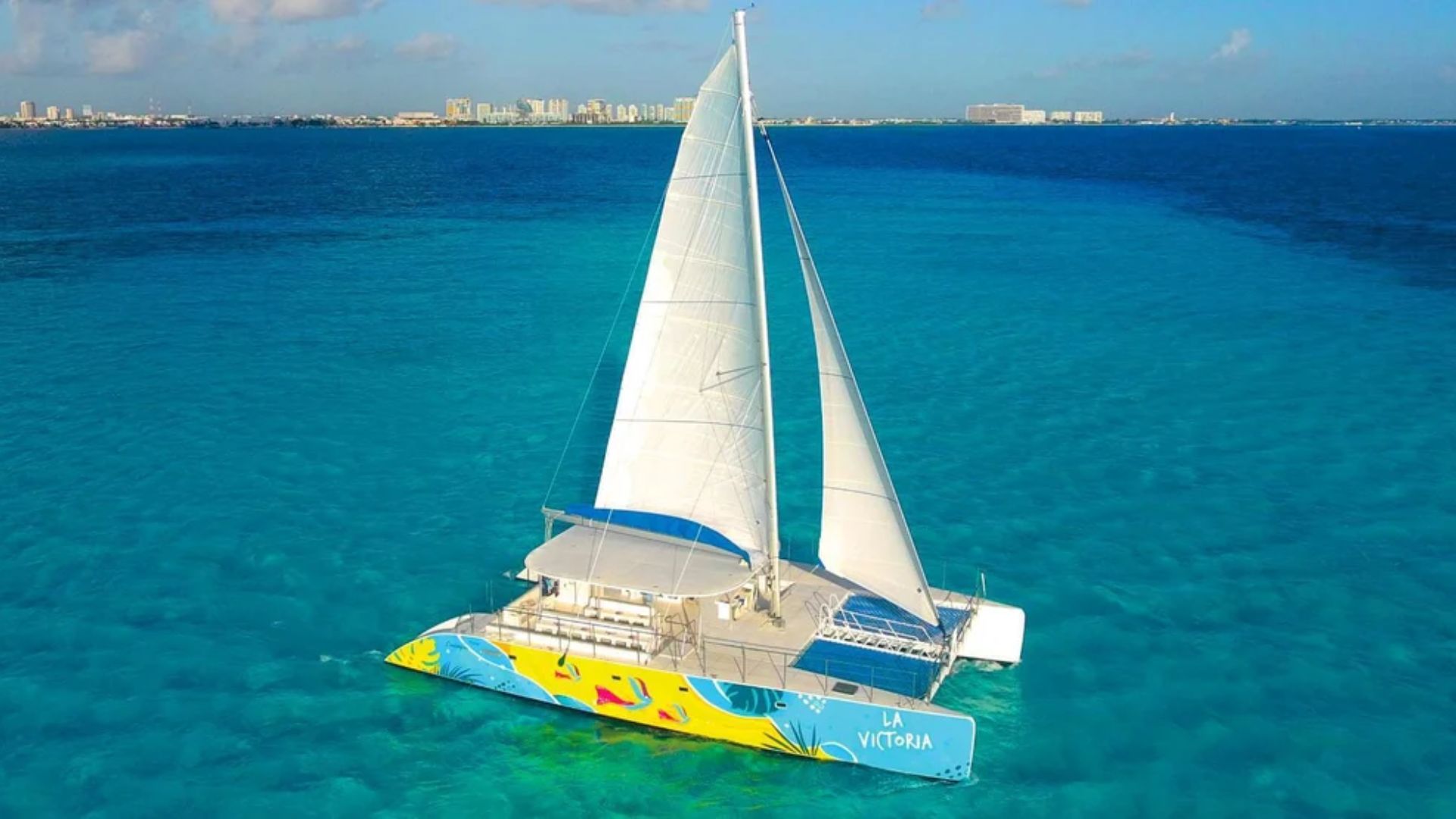 Tour catamarán Dolphin Discovery salidas diarias desde Cancún