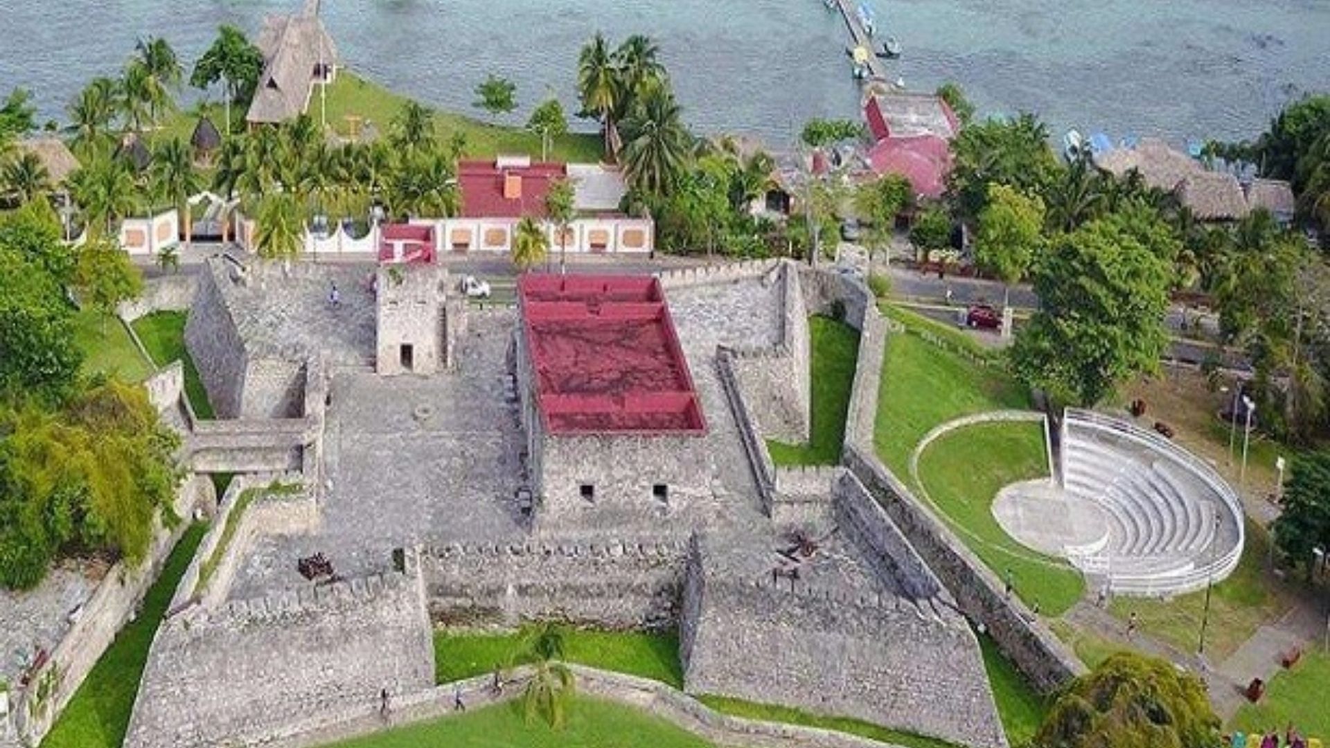 Tour Rápidos de Bacalar salida desde Cancún y playacar